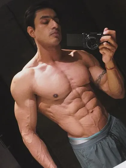 A shredded selfie. The grind never stops because someone always wants what you have.
