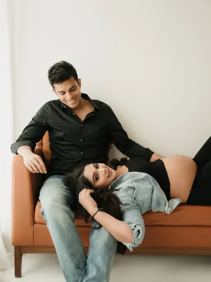 Sometimes the best moments are the most relaxed. This casual lifestyle portrait shows how we can create intimate, authentic photos that feel just like you, chilling at home. It’s about capturing your real smiles and connection.