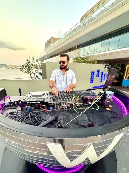 Curing the Monday blues with a photo dump from this incredible Dubai gig. The disco ball-style DJ booth at the W was next level.