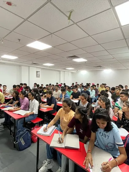 A snapshot of our Delhi classroom. We welcome you to our academy where your aspirations to join the armed forces will turn into reality. We prepare you to be a fauji.