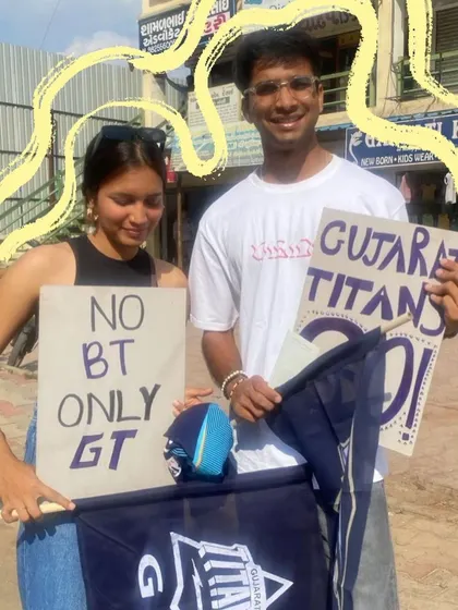 No BT, only GT. Posing with our signs before the match.