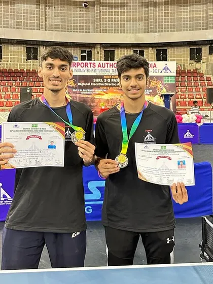 Our players Deepit Patil and his partner KJ Akash proudly display their silver medals and certificates after their performance in the Men’s Doubles event at the All India Inter-Institute Tournament.