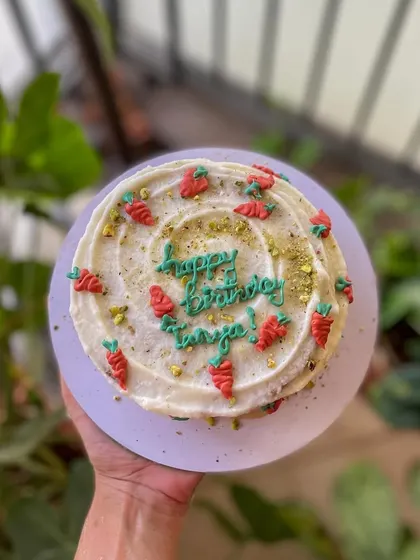 Getting ready for Easter with these adorable carrot cakes. I offer different styles, from a simple cake decorated with tiny piped carrots to a more rustic version with dollops of cream cheese frosting.