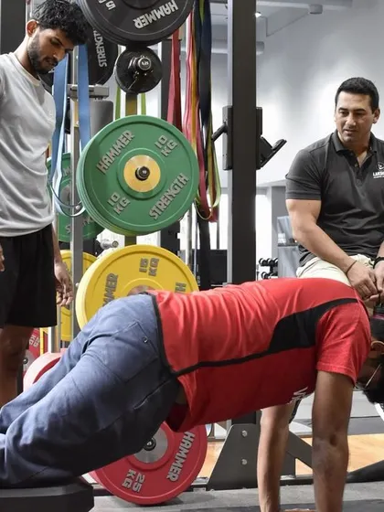 Hands-on learning is key. A participant in our VALD workshop gets practical experience with our equipment under the watchful eye of our lead S&C coach, ensuring they can apply these tools effectively.