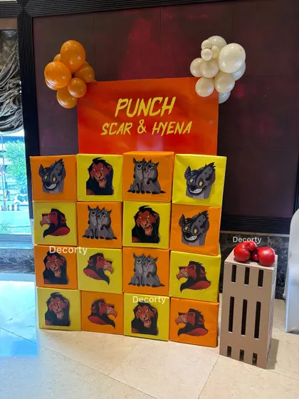 The "Punch Scar & Hyena" game is a fun and interactive activity for kids. Each block features a villain from the movie, ready for a playful punch.