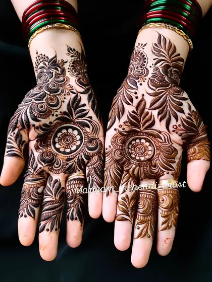 A beautiful Dubai pattern with a central mandala, a classic and timeless design.