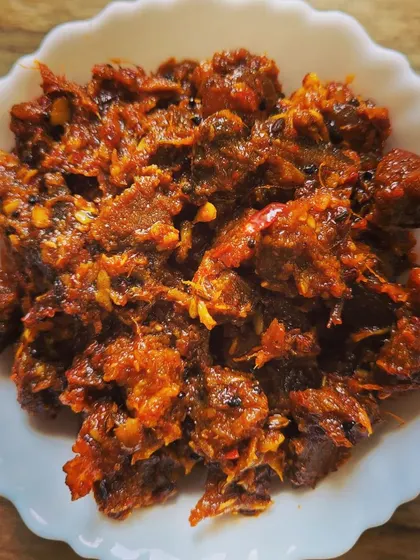 Here’s a close-up of my buff chunks spicy pickle. I use tender pieces of buff and a blend of homemade spices to create this rich and hearty pickle. I can also customize the spice level for you.