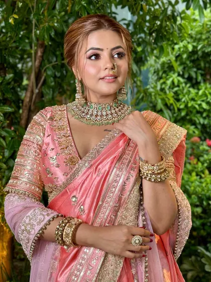 A beautiful portrait of my modern Maharashtrian bride, showcasing the balance between her soft makeup and statement jewelry.