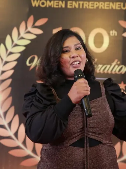 Speaking at a Women Entrepreneurs event in Salem. I love hosting corporate events, conferences, and award shows, bringing a professional yet humorous touch to the proceedings to keep the audience engaged and the energy high throughout the program.
