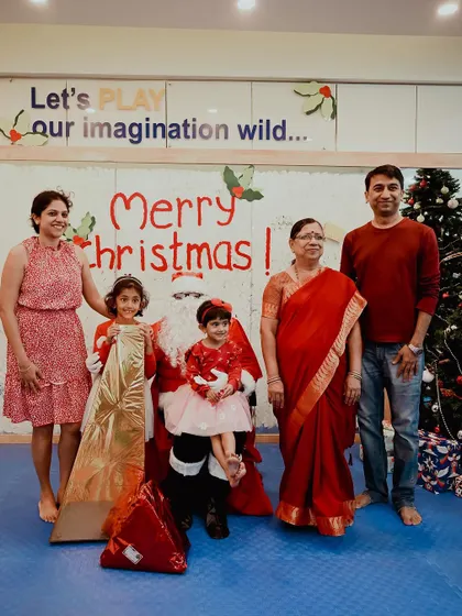Another lovely family photo with Santa Claus.