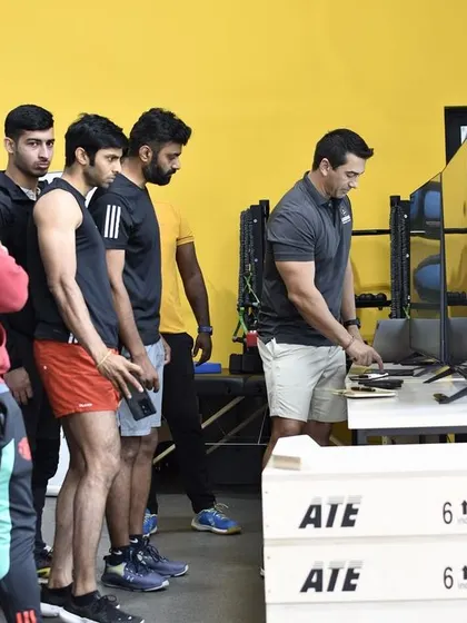 During our VALD Performance Equipment Workshop, attendees gather to learn about ForceDecks. Our Head of Athletic Performance explains how this technology provides precise jump metrics to assess power and asymmetry.