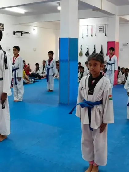 Another shot of the students in their ready stance.