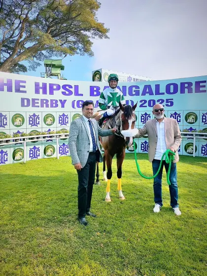 Magnetar, with jockey A. Sandesh, after winning The Foster's Bangalore Winter Million.