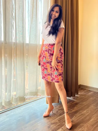 The rich allure of soft printed crepe. This slim-fit skirt is comfortable and stylish, perfect for a special evening out.