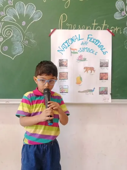 This young patriot presents his project on the national festivals and symbols of India, showing his pride and knowledge.