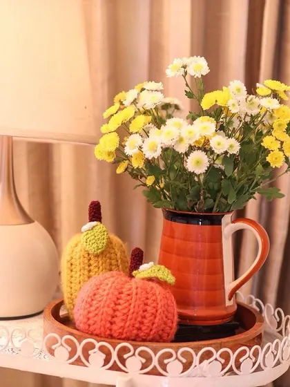 It's pumpkin season. The season of warm, cozy corners and brilliant hues of orange and golden yellow. My favourite time of the year.