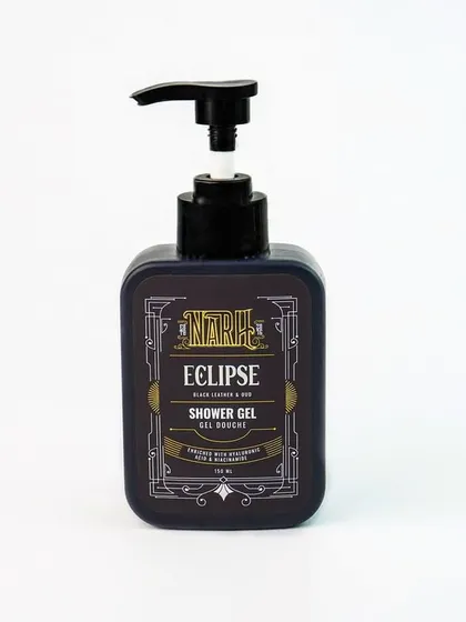 A straightforward e-commerce photo of a shower gel bottle on a white background. This ensures the product is shown clearly without any distractions.