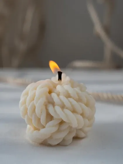 Who doesn’t love a cute little braid candle? This structural candle has a beautiful, intricate texture.