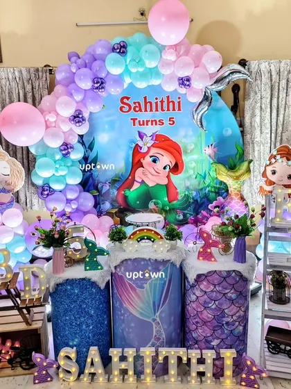 The full view of the home-based mermaid party decor.
