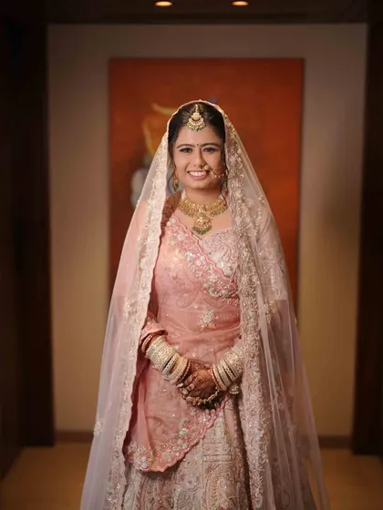 A series of moments with my gorgeous bride Jasmine. Her pastel look was all about a soft, rosy glow and letting her natural radiance shine.