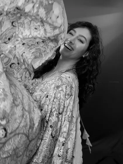 Another black and white version, showing the versatility of the images.
