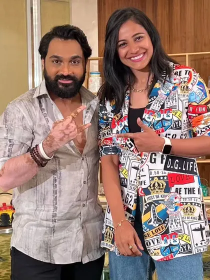 With MC Reena D'souza on the set of "Masti Masala". Creating a vibrant and camera-ready look for her was an absolute pleasure.
