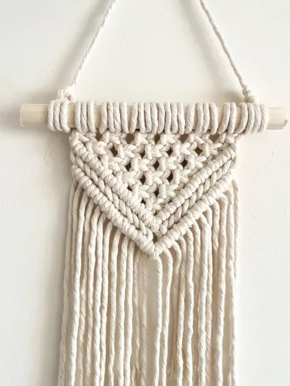 And here is the third design from the mini set, with a classic V-shape and fringe. Together, the three pieces make a wonderful collection.
