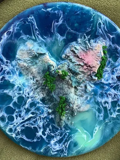 Gift your loved one an island of your heart. This heart-shaped island resin coaster is a perfect, handmade romantic gift.