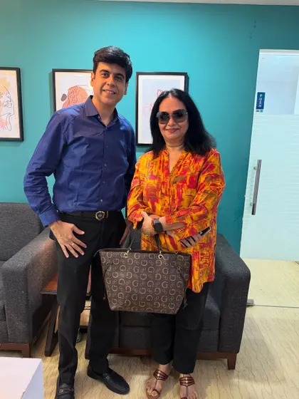 It was a pleasure to welcome the esteemed Padma Shri awardee, Prathibha Prahlad, to my clinic for a facial session. Her trust in my practice is a testament to the quality and care I strive to provide.