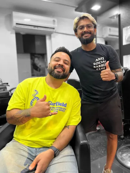 Had DJ Sa come over for a fresh trim. It's always great to meet and groom the artists behind the music I listen to.