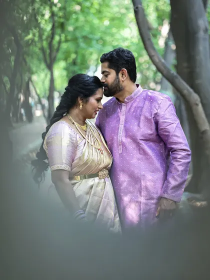 An intimate pre-wedding portrait taken in a quiet, natural setting. I focus on creating a comfortable space for couples to connect, resulting in gentle and romantic photographs like this one.