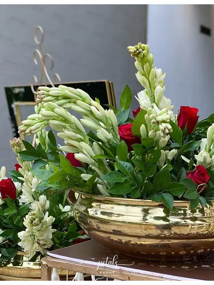 A duplicate image of the elegant floral arrangement.
