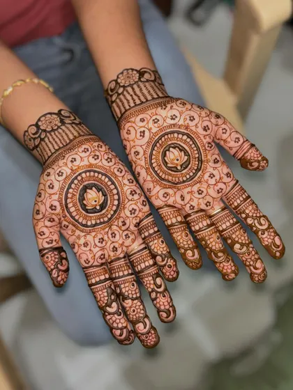 An alternate view of the bridesmaid's lotus mandala design.