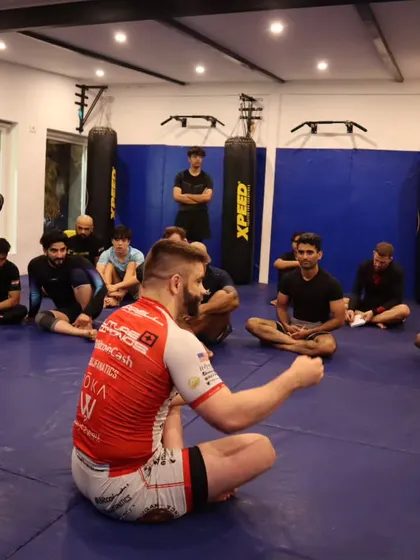The vibe on Day 1 of the seminar was all about focus and good energy. You can see everyone is locked in, ready to absorb the details.