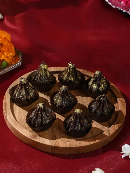 Another look at my popular chocolate modaks, a favourite among kids and adults alike during the Ganesh festival.