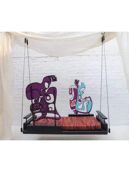 The swing with backrests configured for a side-by-side conversation.