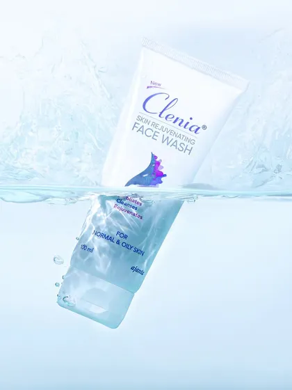 I shot this face wash partially submerged in clean, clear water. This is a classic and effective way to visually communicate the product's cleansing and refreshing qualities.