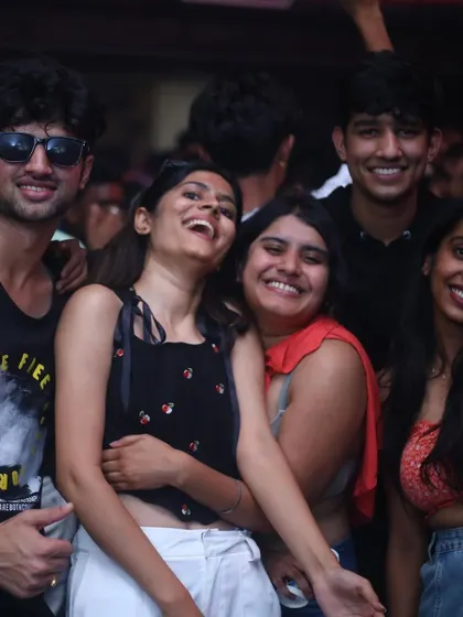 A duplicate of the laughing friends. Their joy is the best review.