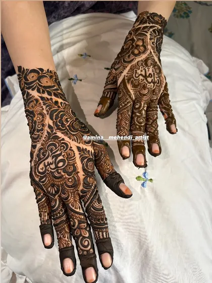 This is an example of my signature full-arm floral mehendi. I love creating dense, intricate patterns with elements like roses, paisleys, and detailed fillers to give you a rich and traditional look for any celebration.