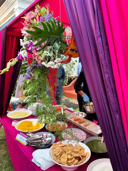 A beautifully arranged live food station at a Mehendi or Sangeet party. We pay attention to every detail, including the presentation of the catering, to enhance the guest experience.