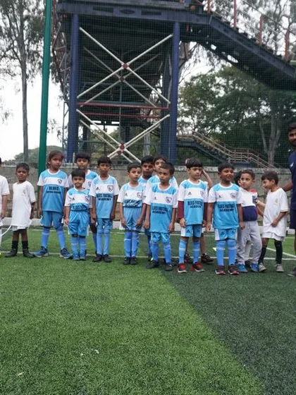 The combined group of our U5 team and the Real Madrid Academy team, a great moment for our youngest players.