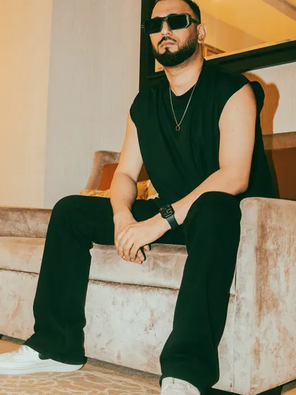 Another portrait from a hotel room session. The life of a touring artist involves a lot of downtime in different cities, always staying ready.