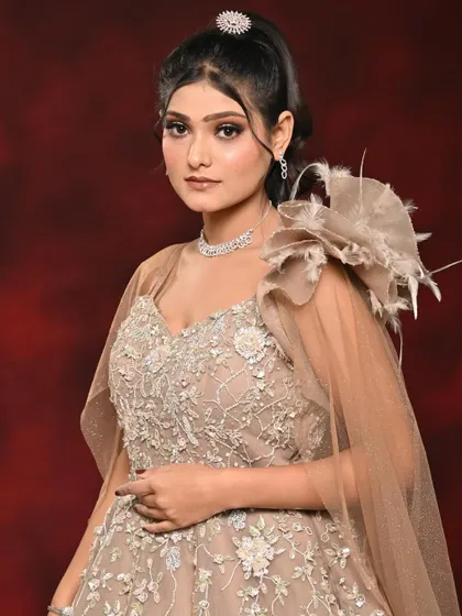 This look is all about drama and elegance. The spotlight eye is a great alternative to a traditional smokey eye for a glamorous event.
