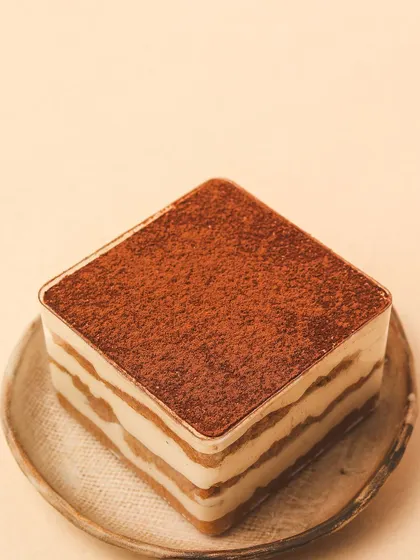 Experience Italy’s finest dessert in a tub. Our Tiramisu combines bold espresso with creamy mascarpone, layered to perfection.