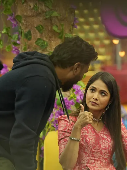 Explaining a dance sequence to a contestant inside the Bigg Boss Kannada Season 11 house. I always feel the same excitement choreographing for the finalists.