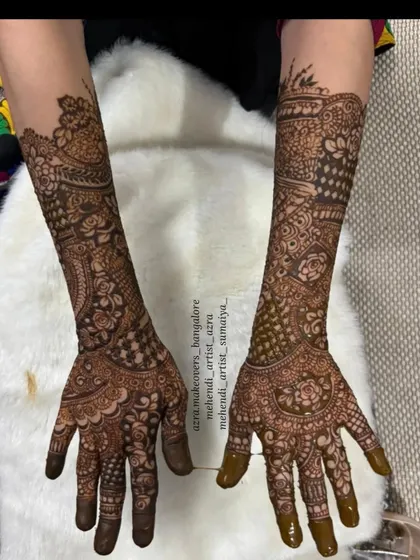 Another angle of the full-arm non-bridal design, showing the consistent and detailed pattern work.