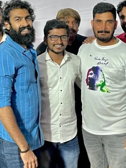 A photo with actor Vinay Rajkumar sir during the promotions for his movie 'Ondu Sarala Prema Kathe' at the Dharwad Habba. It is always an honor to meet someone from the legendary Dr. Rajkumar family.
