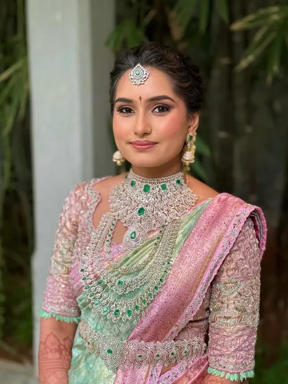 A final look at Manasa's elegant and modern bridal makeup, proving that tradition can be beautifully reinterpreted.