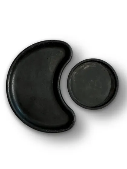 Jet black concrete home accessories I customized for a buyer. This set includes a crescent moon and circle tray, perfect for holding jewelry or keys.