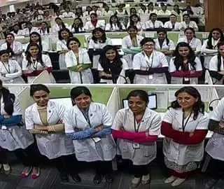 A throwback to my earlier office days during Nutrition Week. This photo shows a large team of fellow nutritionists, all dedicated to helping people live healthier lives through balanced diets.